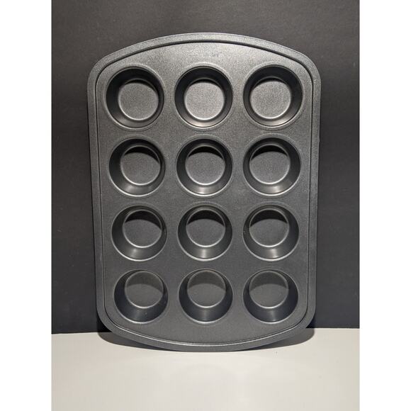 Pampered Chef Family Heritage Classic 12 Muffin Cupcake Pan USA Made - Picture 1 of 4